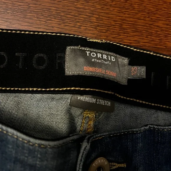 Torrid Bombshell Skinny Premium Stretch Size 12S - Picture 2 of 8